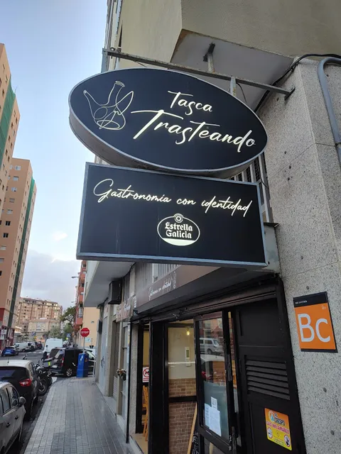 Tasca Trasteando