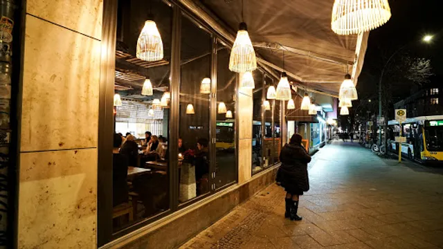 Vietbowl Hermannplatz-Neukölln