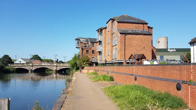 Beckets Park Embankment