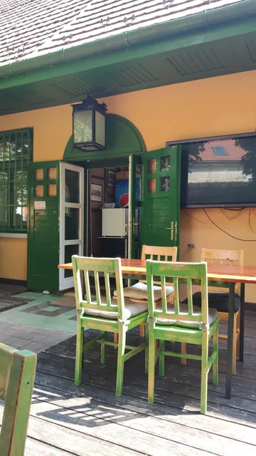 Lámpás söröző és grillterasz