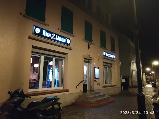 Aux deux lions houssen