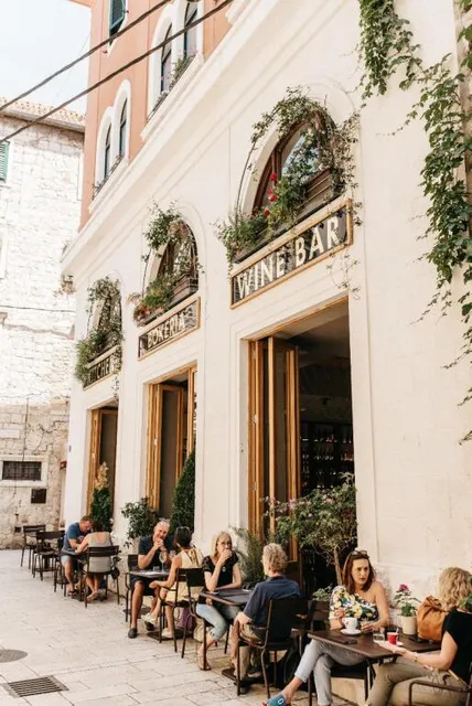 Five Elements Luxury Rooms