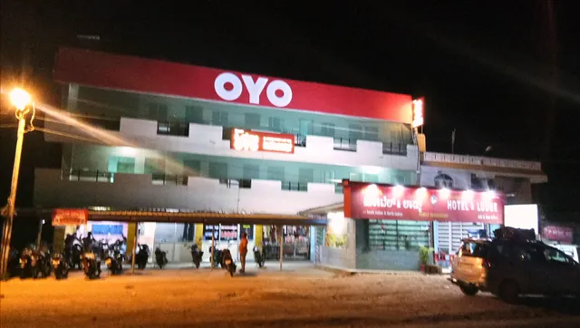 SRI MAHALAKSHMI HOTEL AND LODGE