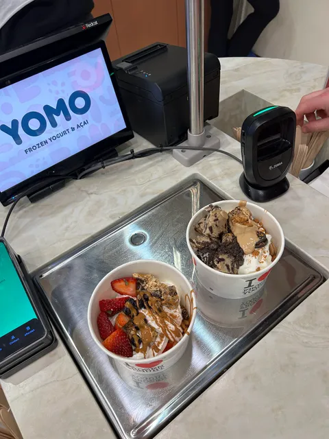 Yomo Frozen Yogurt & Acai