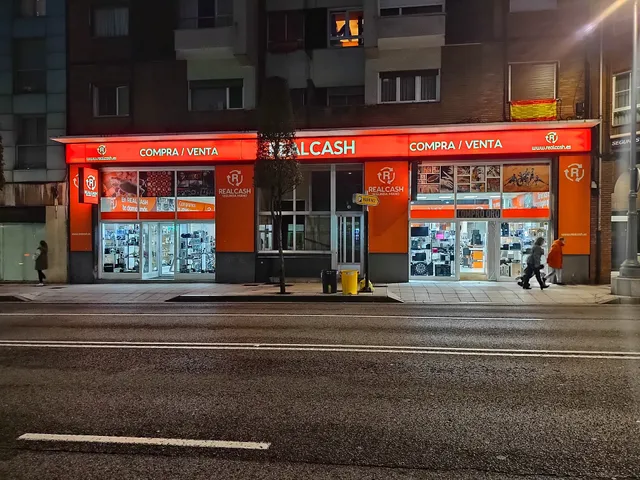 Tienda de segunda mano - Real Cash (Oviedo)