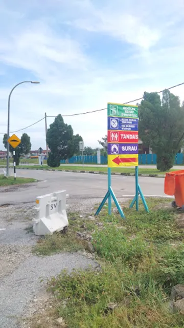 Gerai. Makan Mak Som dan Famili