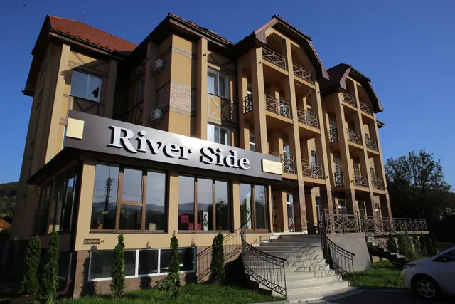River Side Hotel | Ресторан | Поляна