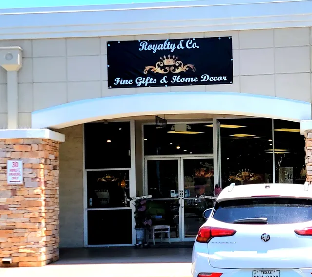 Royalty & Co. Olde World Marketplace