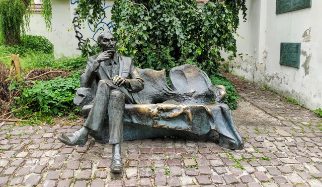 Jan Karski Monument