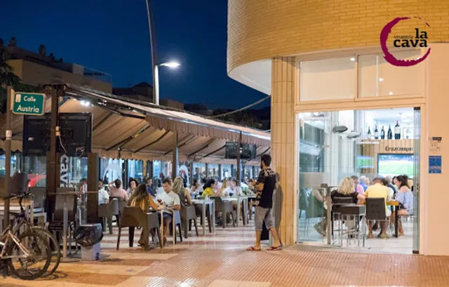 La Cava Vinatería Roquetas