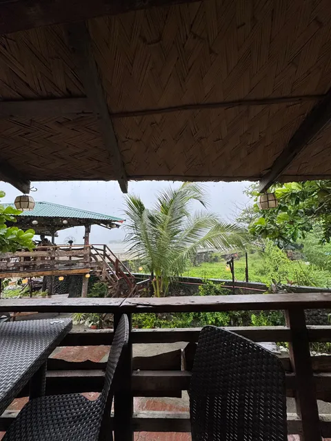 Castaway Seafood and Grill