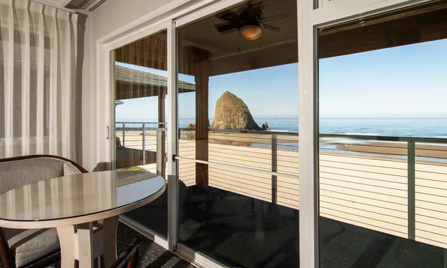 Hallmark Resort & Spa Cannon Beach