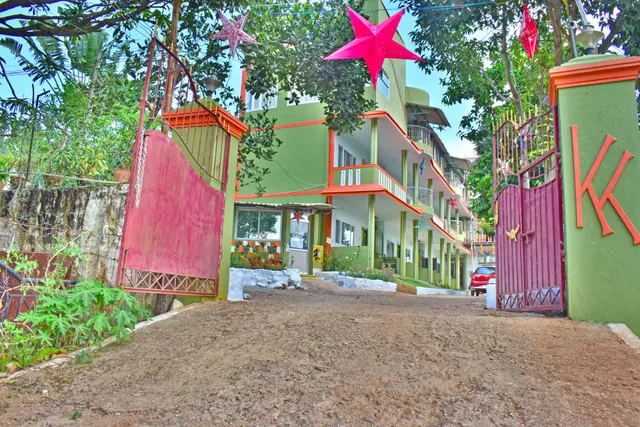 Roys Kozee Kaves, Yelagiri