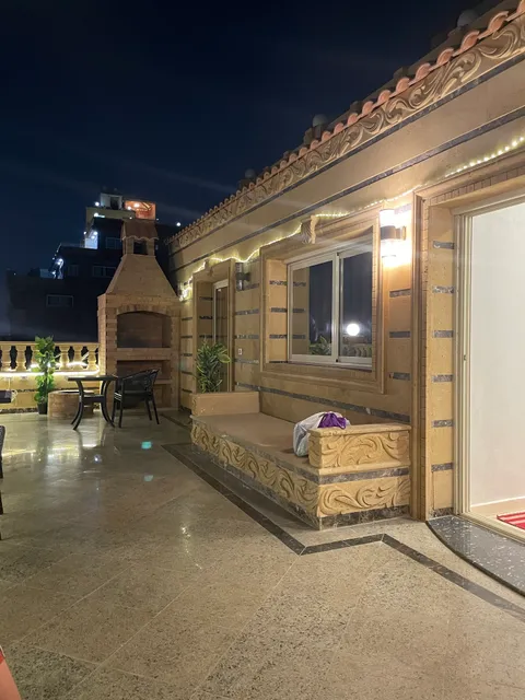 Crowne Pyramids view inn