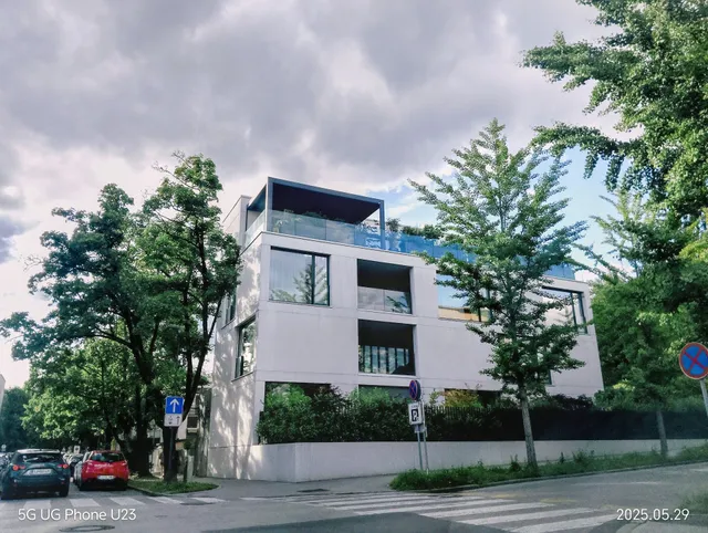 Stylish Apartment in villa prule