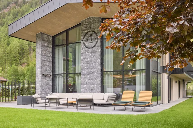 Chalet White Pearl by MYALPS