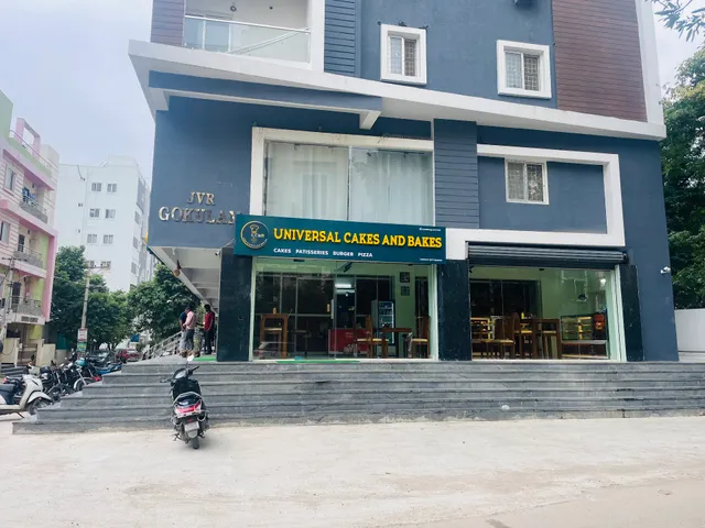 Universal cakes and bakes