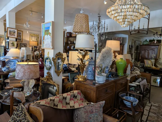 Magnolia Mews Consignments