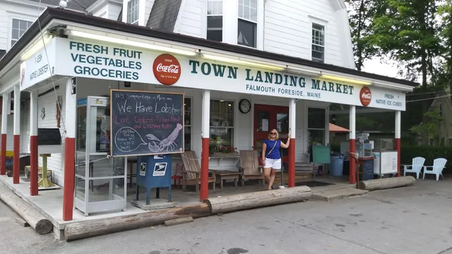 Town Landing Market
