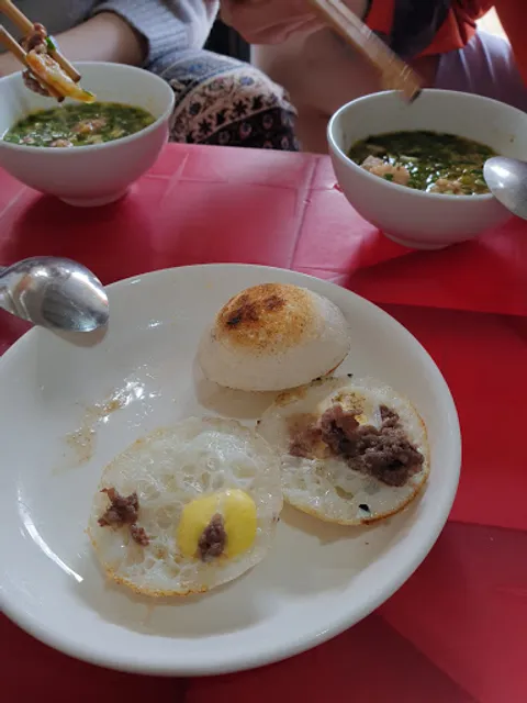 Quán Bánh Căn Bé Em