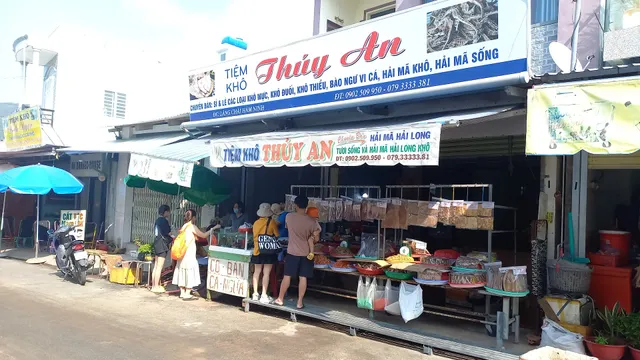 Ham Ninh Market