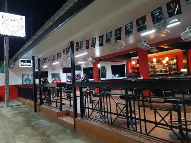 Khao Noi Sports Bar and Restaurant