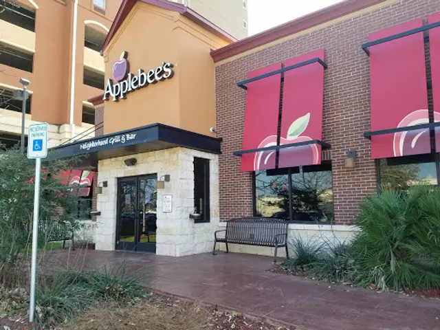 Applebee's Grill + Bar