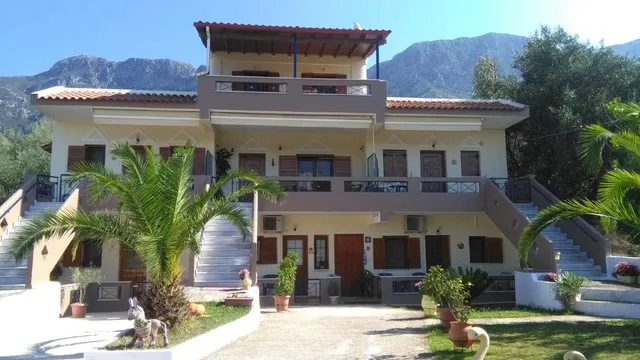 Μιχάλης Apartments