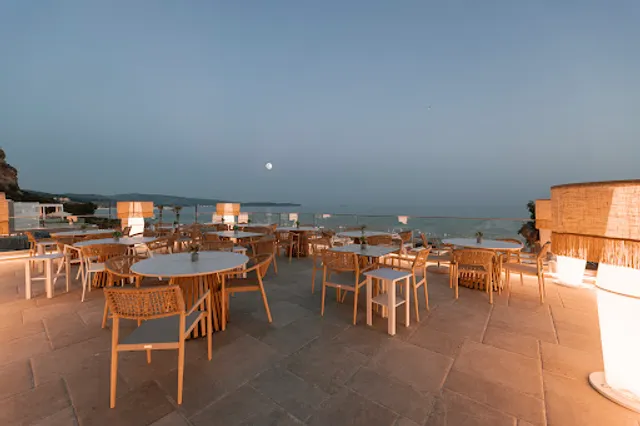 Vanilla Restobar - Roof