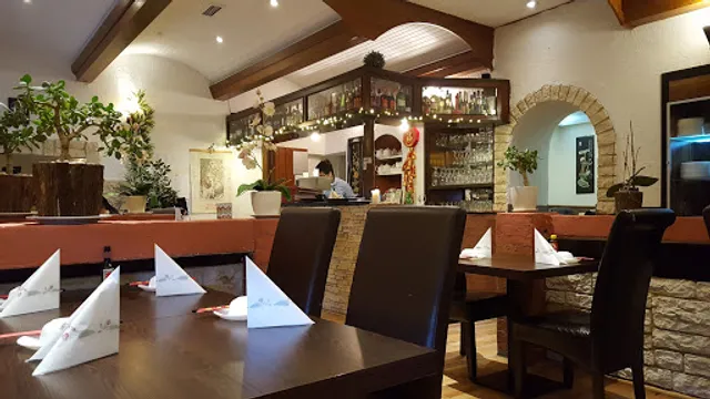 Chuan Wei Chuan China Restaurant