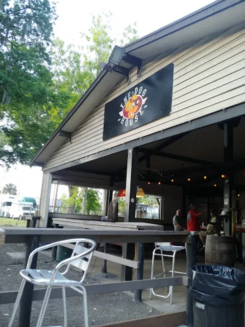 Doghouse Bar & Grill