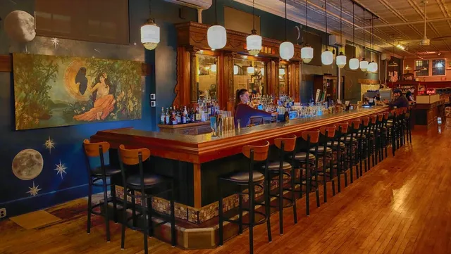 Black Moon Public House