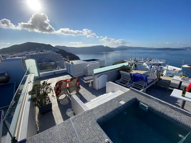 Enalion White Suites