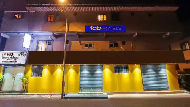 FabExpress Metro Galaxy Inn