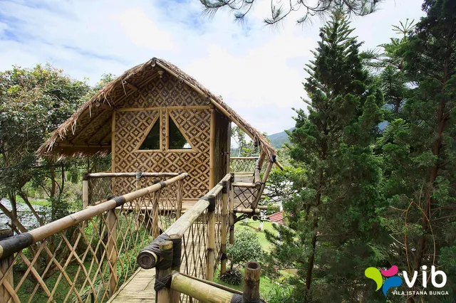 Bamboo village by Villa Istana Bunga