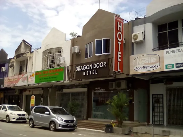 Dragon Door Hotel