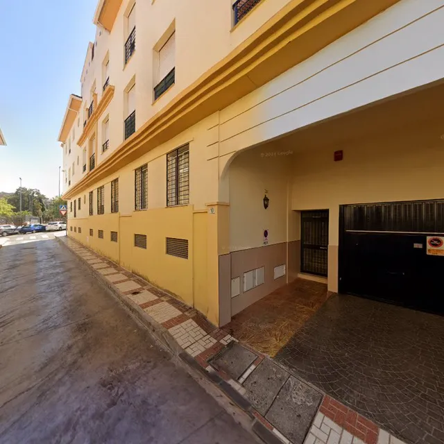 Lunaroom Center & Quite Guesthouse