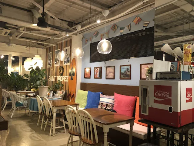 カフェ＆ブラッスリー ニュー・サントロペ