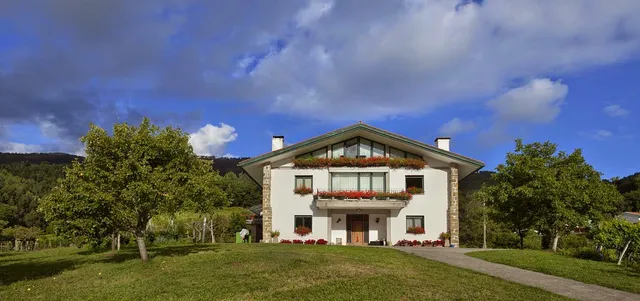 BASARTE ADOS Agroturismo