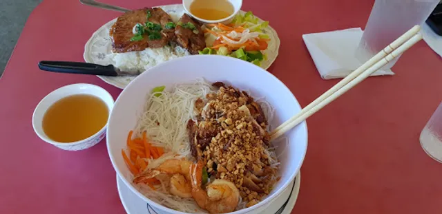 Hilo Rice Noodle Soup