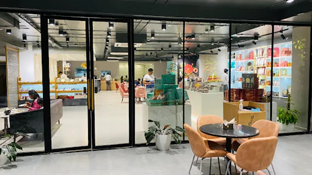 SMOOR Lounge - Whitefield