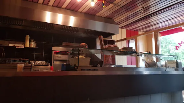 Grillroom Piramide Of Gold