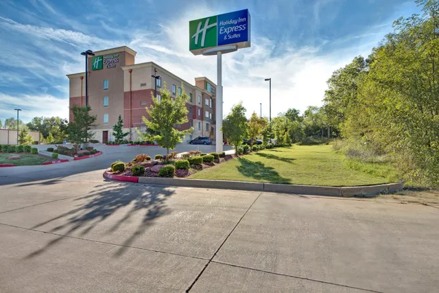Holiday Inn Express & Suites Oklahoma City North by IHG