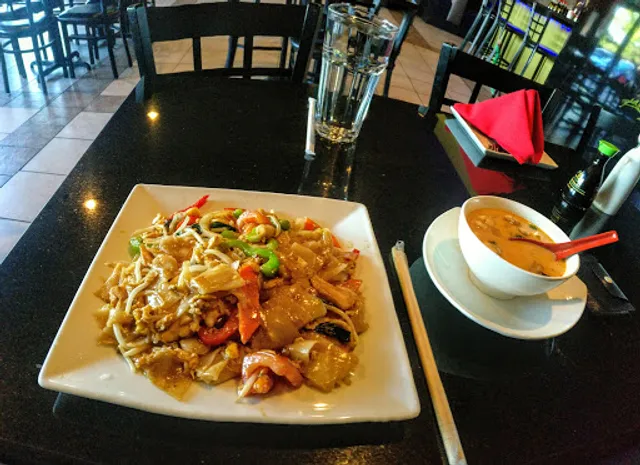 Sake Bomb Thai and Sushi Bar