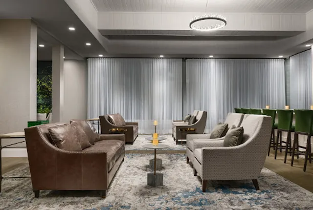 Twin Spades Cocktail Bar