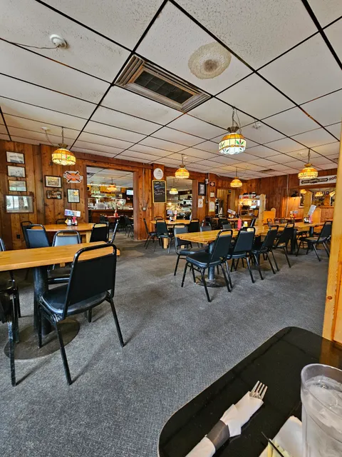 Joe's Friendly Tavern