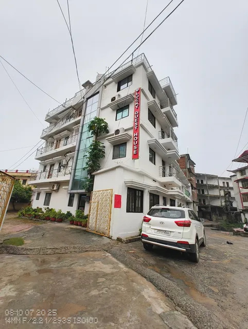 OYO 4500 Lucky House