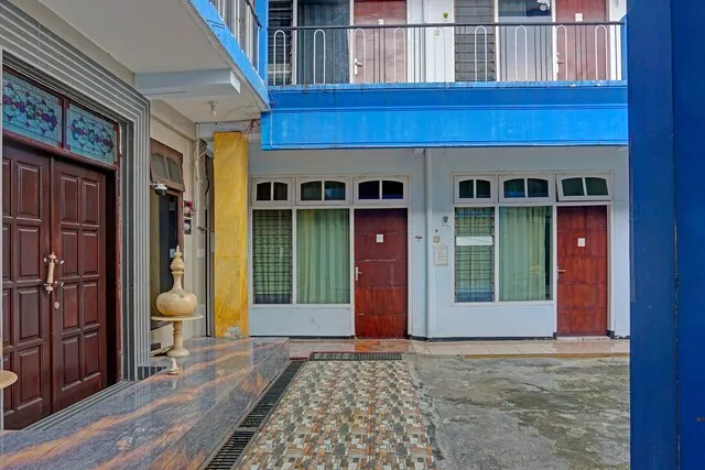 OYO Life 1711 Serayu Sumbersari Residence