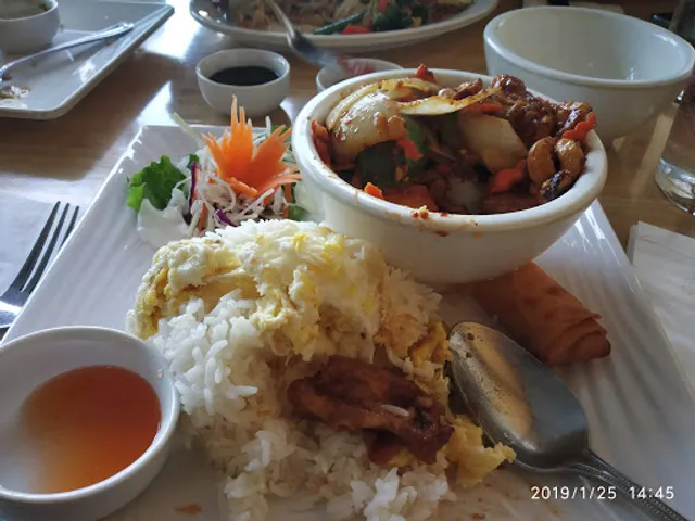 Cha Baa Thai Restaurant (Halifax Queen)