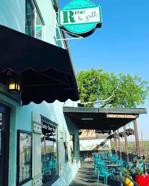 Rae's Rbar & Grill